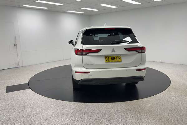2023 Mitsubishi Outlander ES ZM