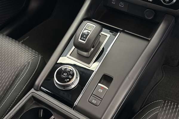 2023 Mitsubishi Outlander ES ZM