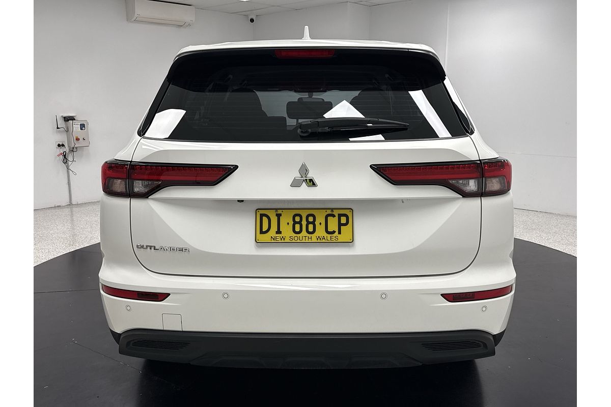 2023 Mitsubishi Outlander ES ZM