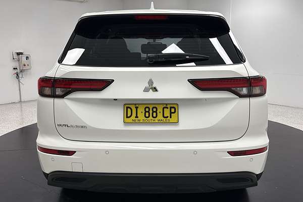 2023 Mitsubishi Outlander ES ZM