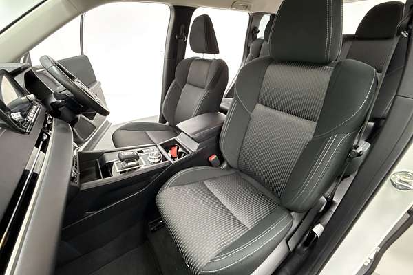 2023 Mitsubishi Outlander ES ZM