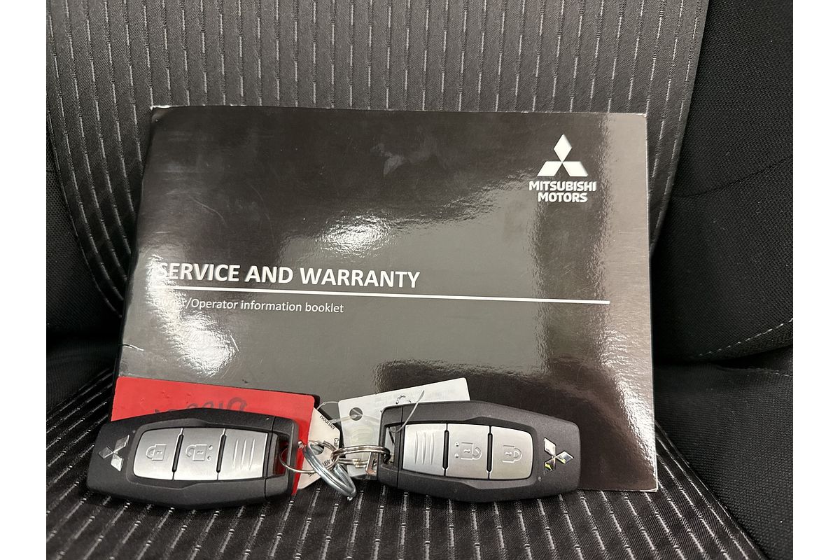 2023 Mitsubishi Outlander ES ZM