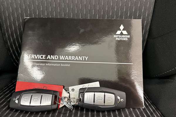 2023 Mitsubishi Outlander ES ZM