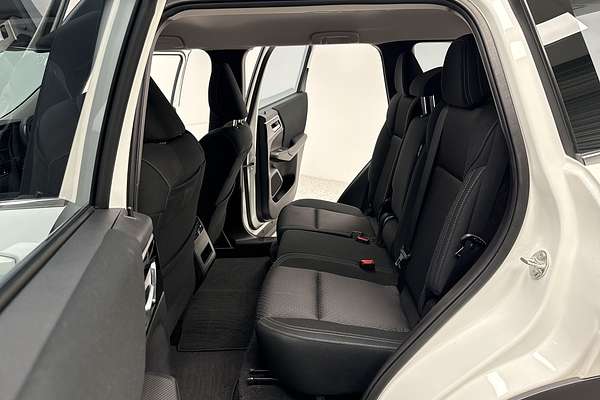 2023 Mitsubishi Outlander ES ZM