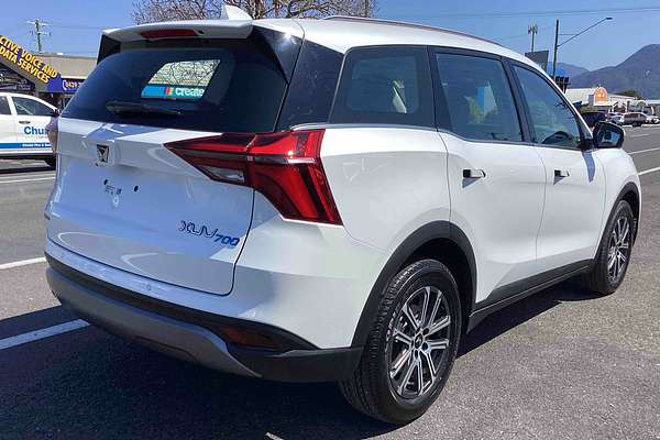 2025 Mahindra XUV700 AX7L