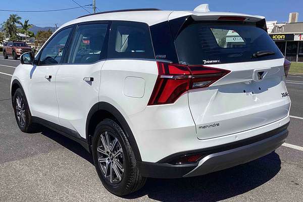 2025 Mahindra XUV700 AX7L