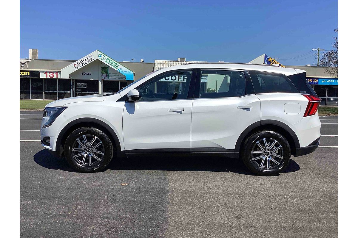 2025 Mahindra XUV700 AX7L