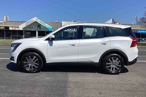 2025 Mahindra XUV700 AX7L
