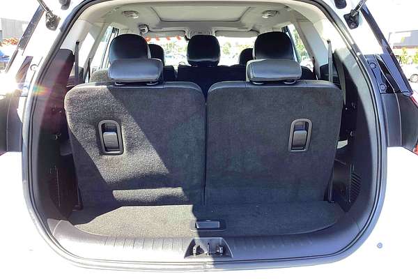 2025 Mahindra XUV700 AX7L
