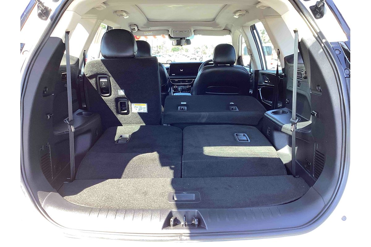 2025 Mahindra XUV700 AX7L