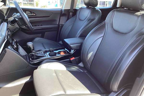 2025 Mahindra XUV700 AX7L