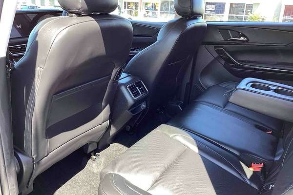 2025 Mahindra XUV700 AX7L