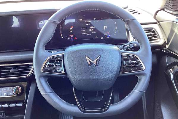 2025 Mahindra XUV700 AX7L