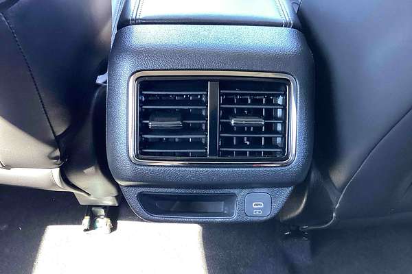 2025 Mahindra XUV700 AX7L