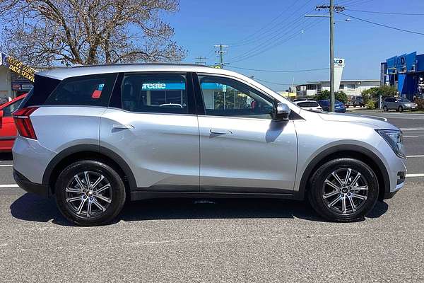 2025 Mahindra XUV700 AX7L