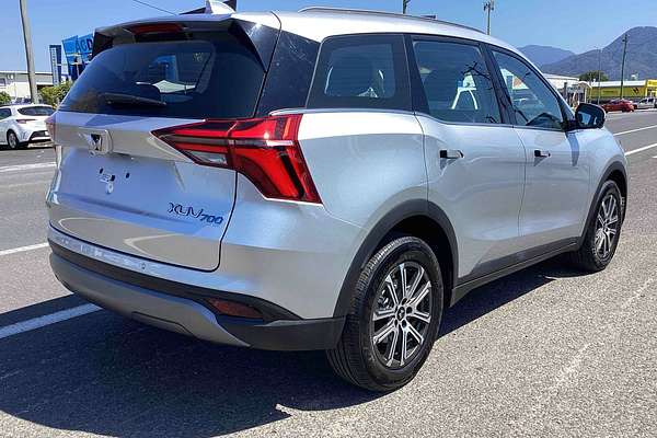 2025 Mahindra XUV700 AX7L
