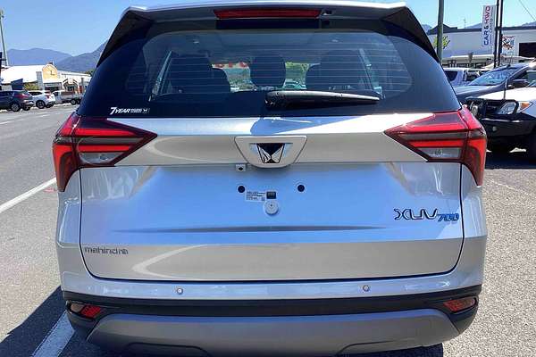 2025 Mahindra XUV700 AX7L