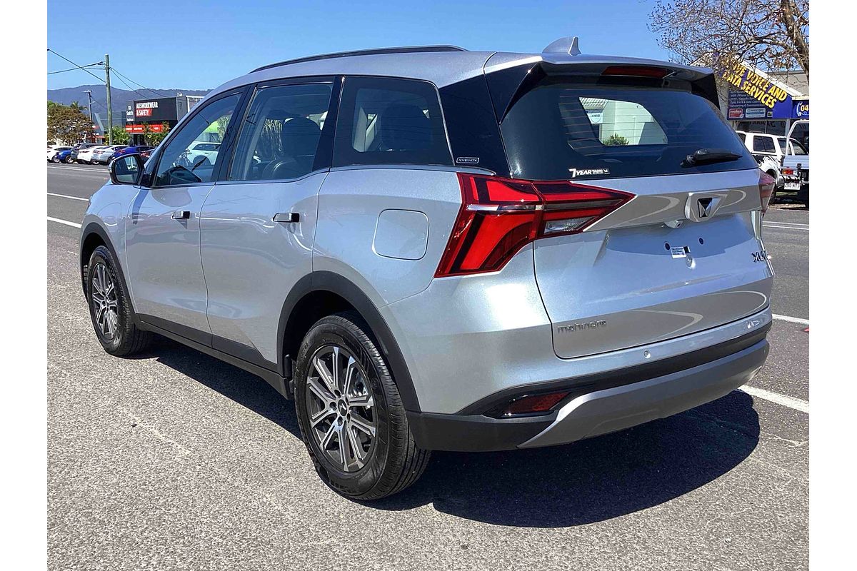 2025 Mahindra XUV700 AX7L