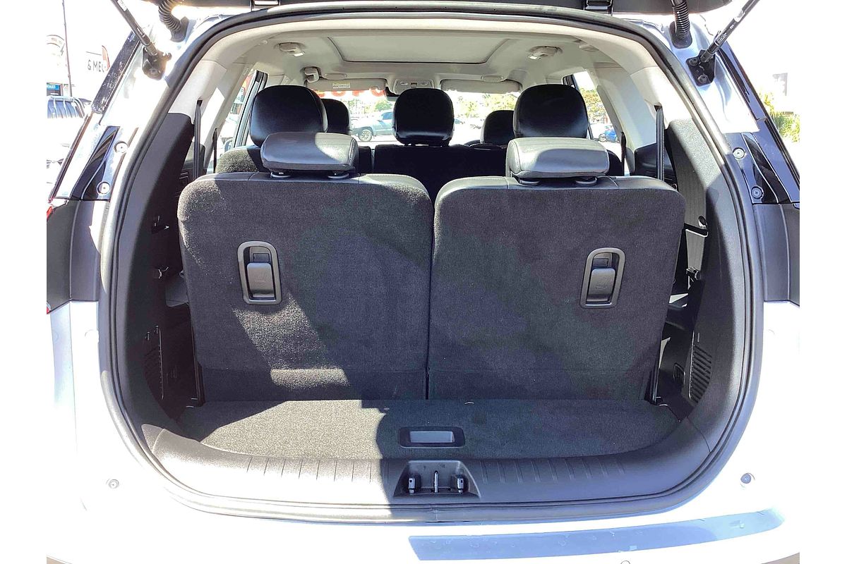2025 Mahindra XUV700 AX7L