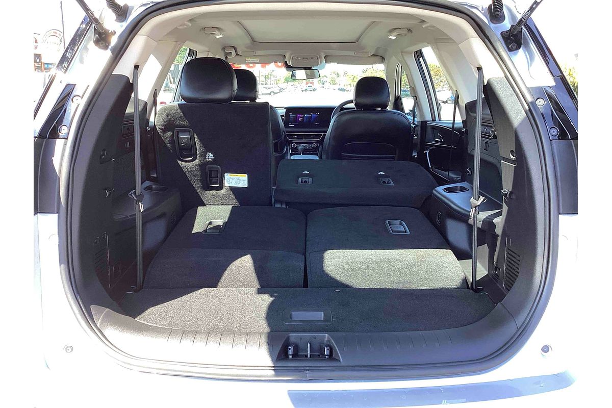 2025 Mahindra XUV700 AX7L