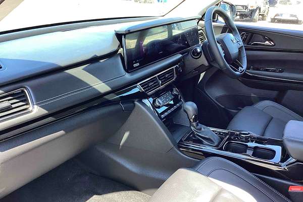 2025 Mahindra XUV700 AX7L