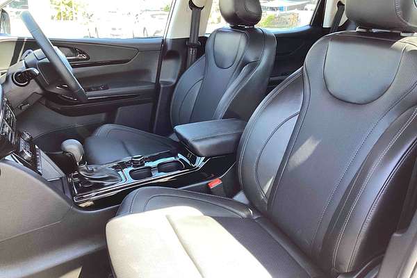 2025 Mahindra XUV700 AX7L
