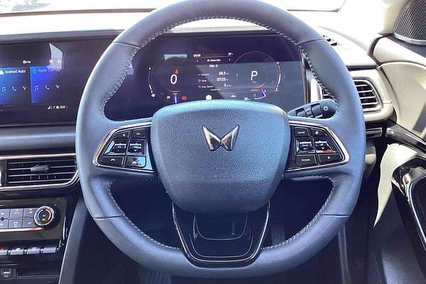 2025 Mahindra XUV700 AX7L