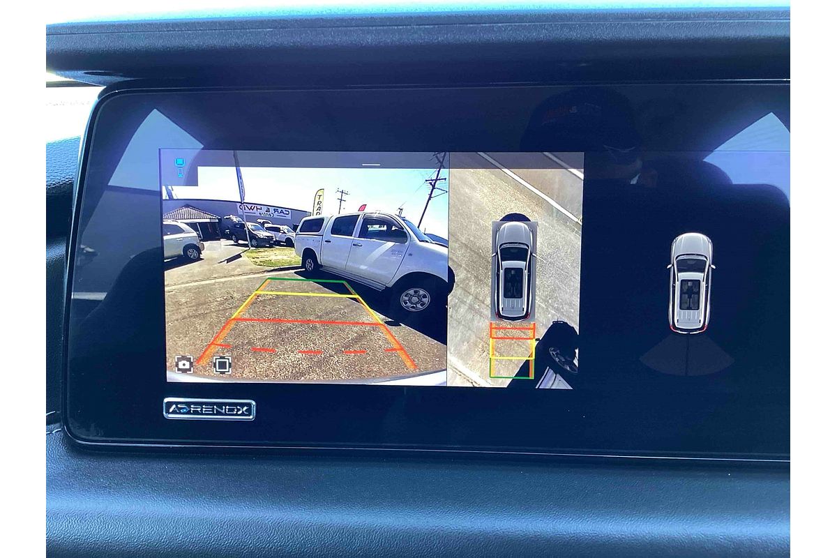2025 Mahindra XUV700 AX7L