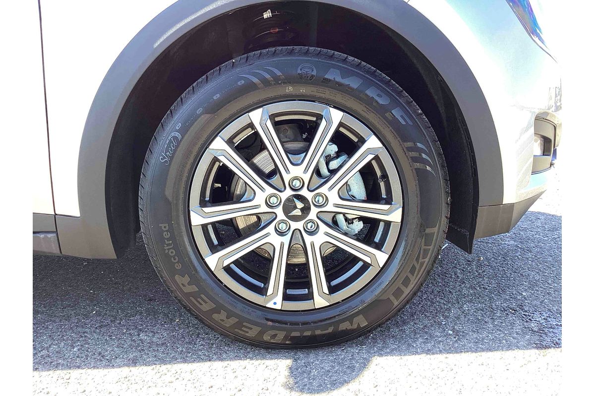 2025 Mahindra XUV700 AX7L
