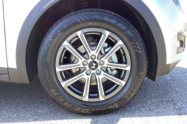 2025 Mahindra XUV700 AX7L
