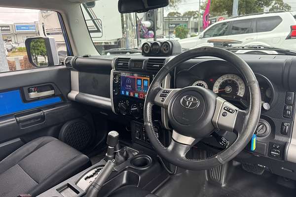 2011 Toyota FJ Cruiser GSJ15R