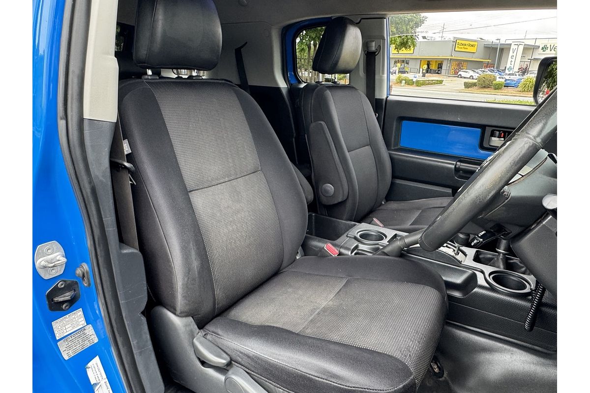 2011 Toyota FJ Cruiser GSJ15R