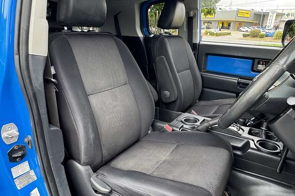 2011 Toyota FJ Cruiser GSJ15R