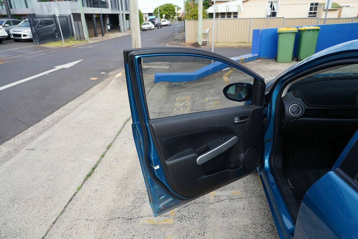 2011 Mazda 2 Neo DE Series 2