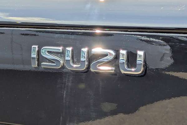 2025 Isuzu MU-X LS-T