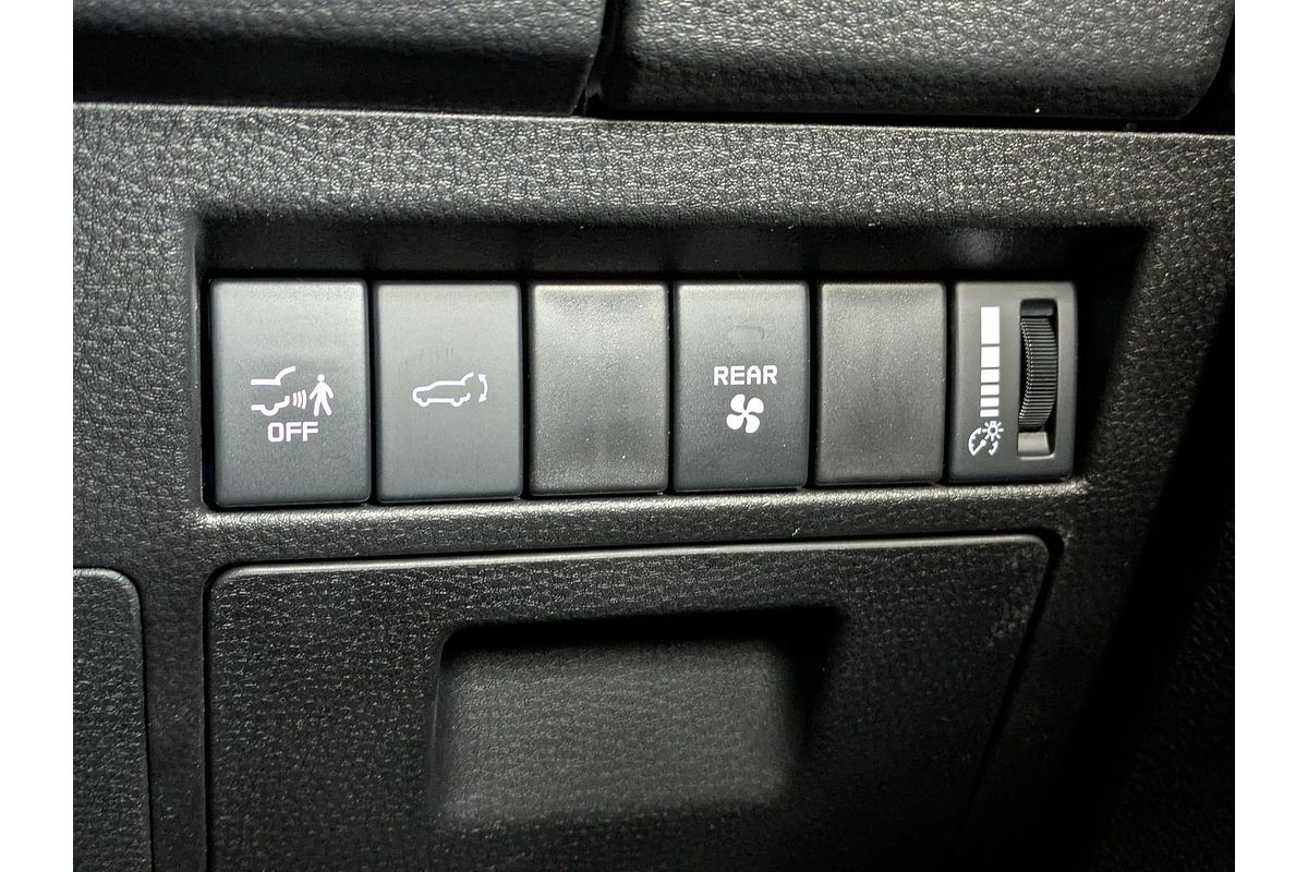 2025 Isuzu MU-X LS-T