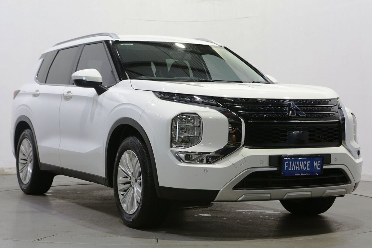 2024 Mitsubishi Outlander LS ZM