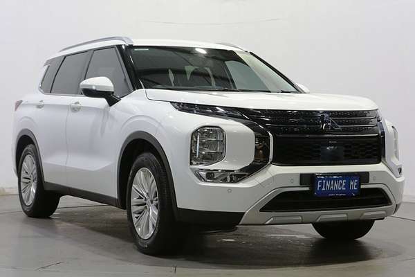 2024 Mitsubishi Outlander LS ZM