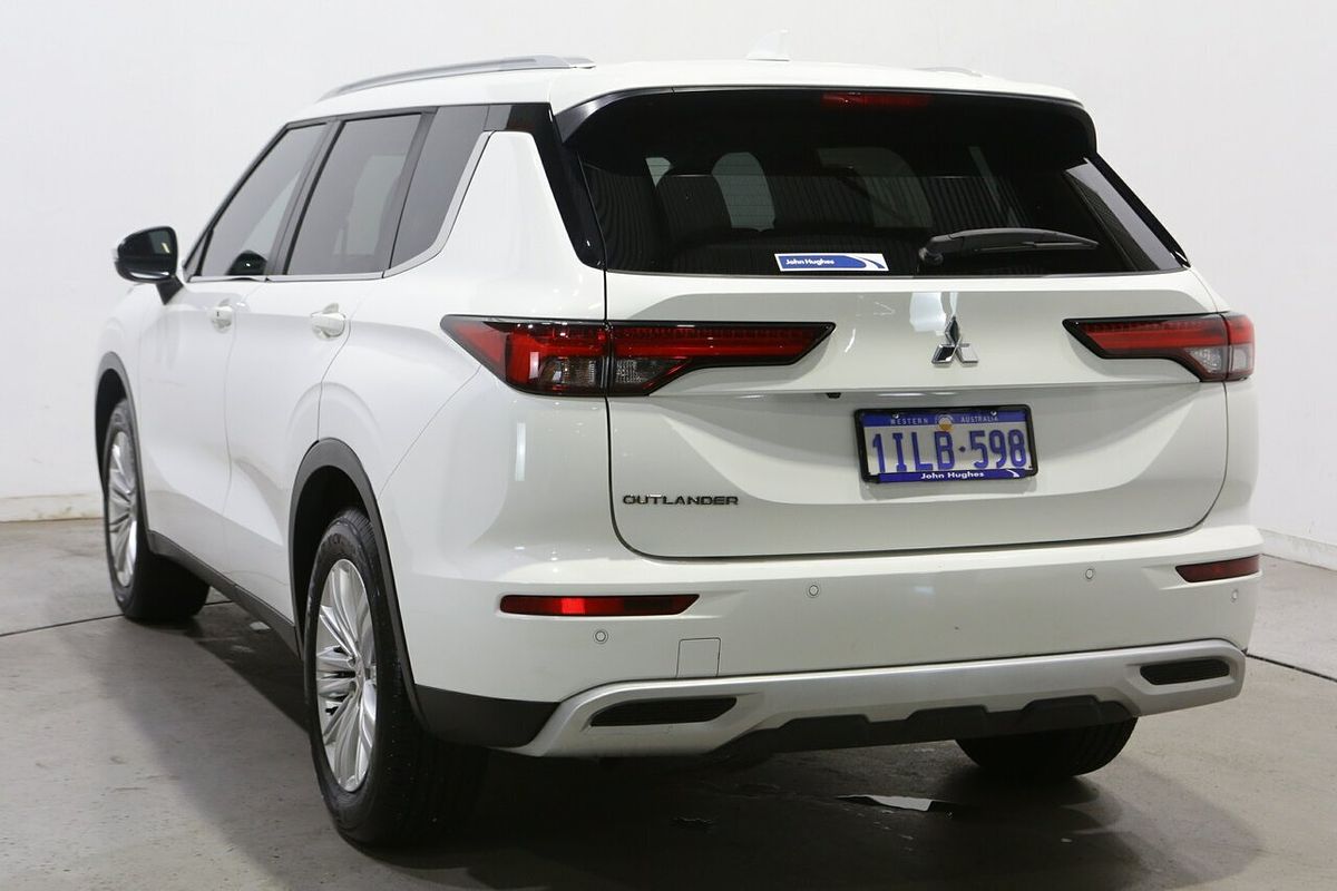 2024 Mitsubishi Outlander LS ZM