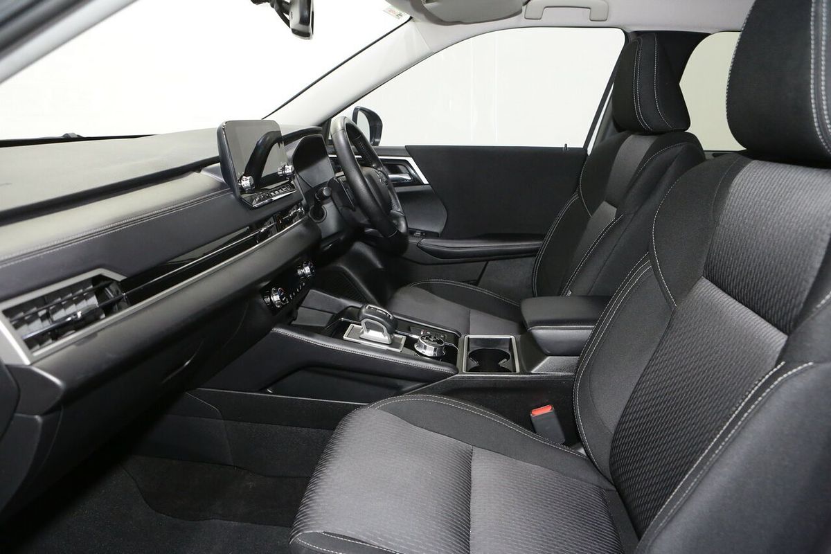 2024 Mitsubishi Outlander LS ZM