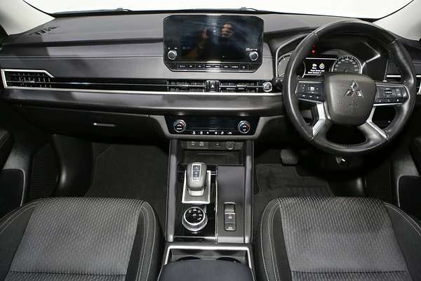 2024 Mitsubishi Outlander LS ZM