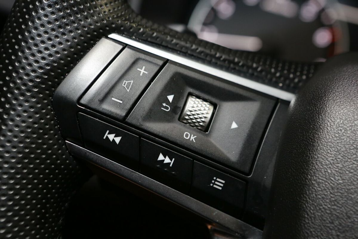 2024 Mitsubishi Outlander LS ZM