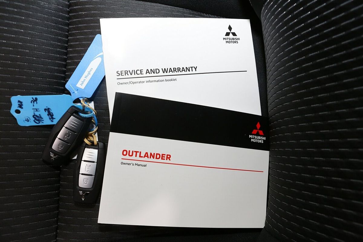 2024 Mitsubishi Outlander LS ZM