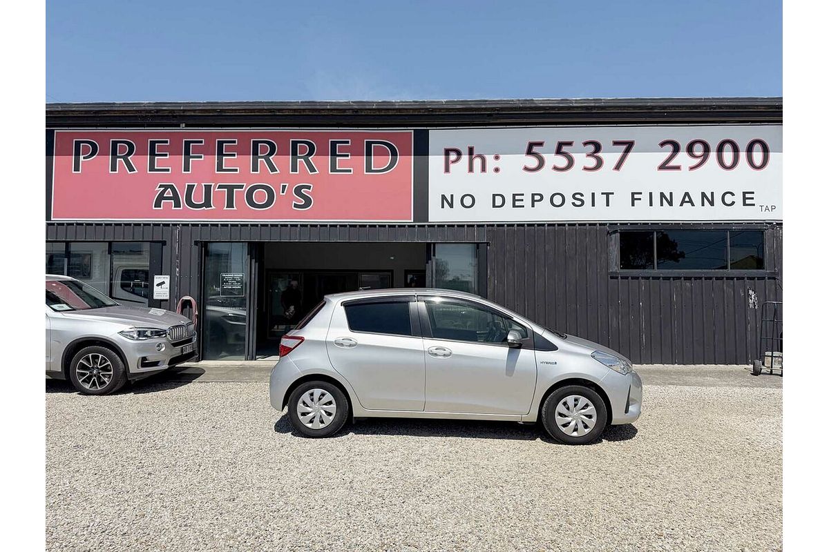 2018 Toyota VITZ F (HYBRID) NHP130