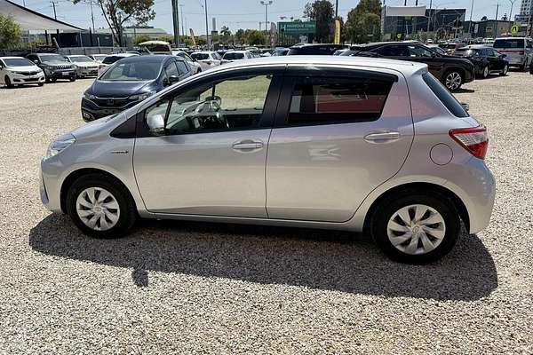2018 Toyota VITZ F (HYBRID) NHP130