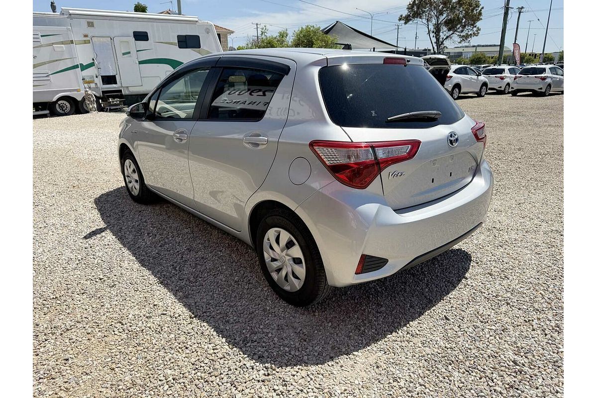 2018 Toyota VITZ F (HYBRID) NHP130
