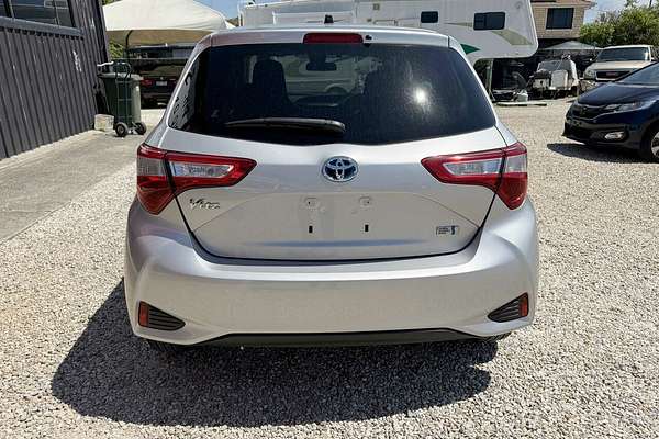 2018 Toyota VITZ F (HYBRID) NHP130
