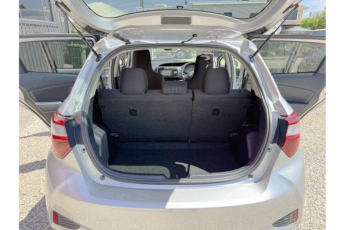 2018 Toyota VITZ F (HYBRID) NHP130