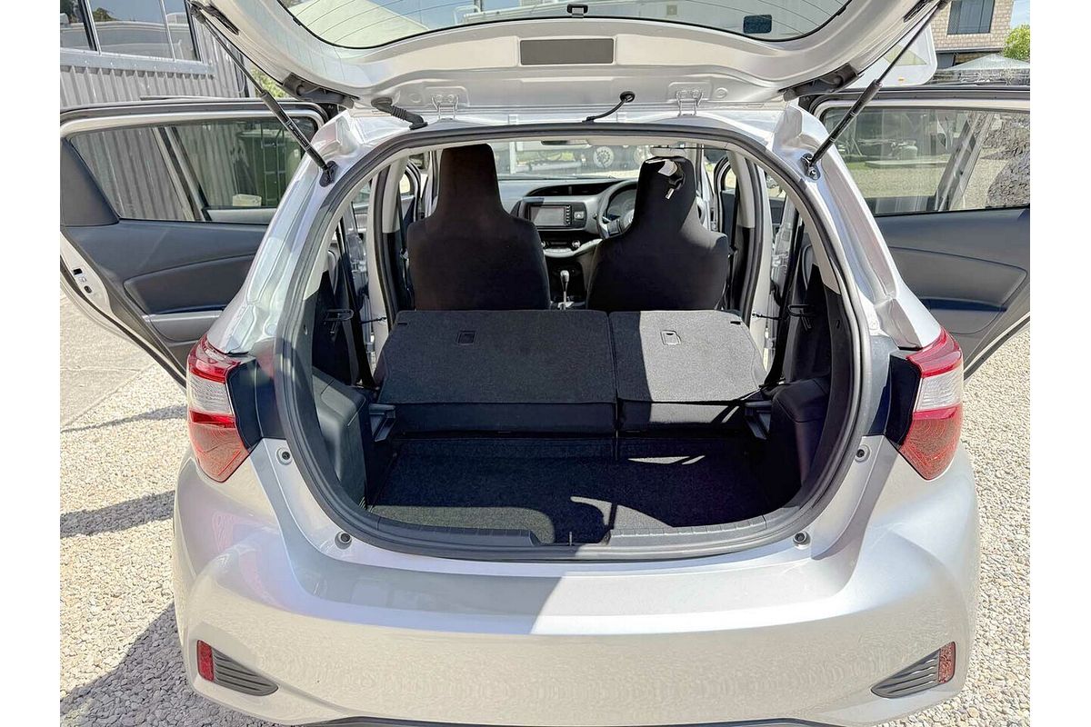 2018 Toyota VITZ F (HYBRID) NHP130