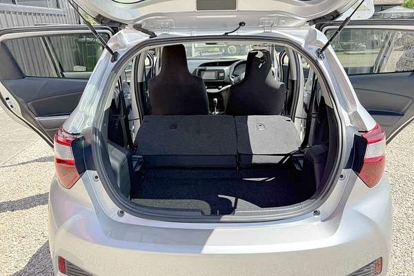 2018 Toyota VITZ F (HYBRID) NHP130